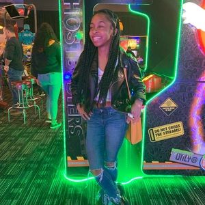 Meet your Posher, Kayla